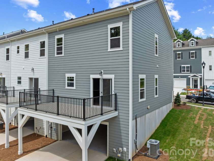 191 Cherry Springs Lane, Asheville, NC 28804.  MLS# CAR4400368, YatesRealty ID 35302. 
