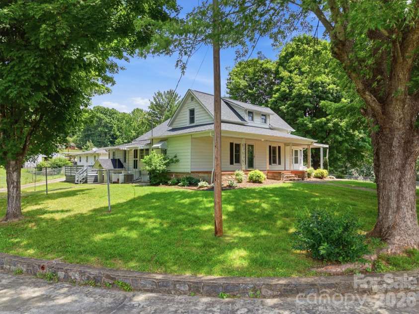 109 Kincaid Hill Drive, Lenoir, NC 28645.  MLS# CAR4387551, YatesRealty ID 35303. 