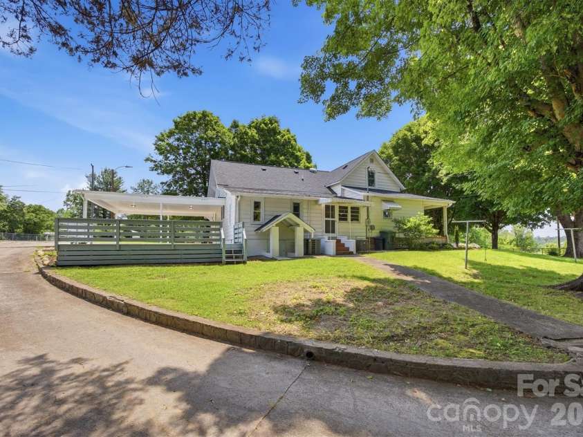 109 Kincaid Hill Drive, Lenoir, NC 28645.  MLS# CAR4387551, YatesRealty ID 35303. 