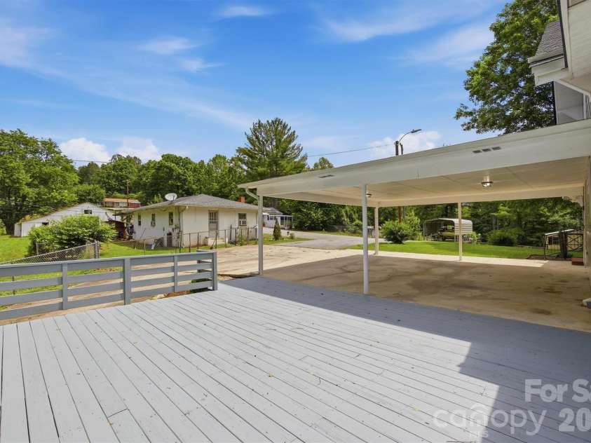 109 Kincaid Hill Drive, Lenoir, NC 28645.  MLS# CAR4387551, YatesRealty ID 35303. 