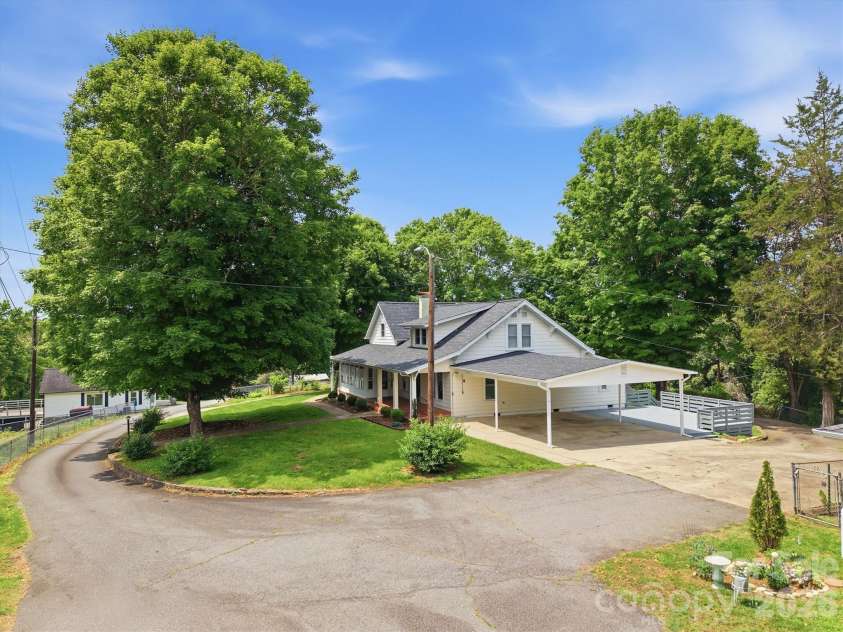 109 Kincaid Hill Drive, Lenoir, NC 28645.  MLS# CAR4387551, YatesRealty ID 35303. 