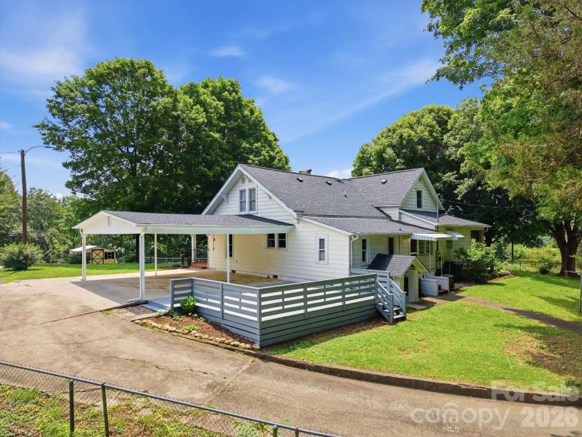 109 Kincaid Hill Drive, Lenoir, NC 28645.  MLS# CAR4387551, YatesRealty ID 35303. 