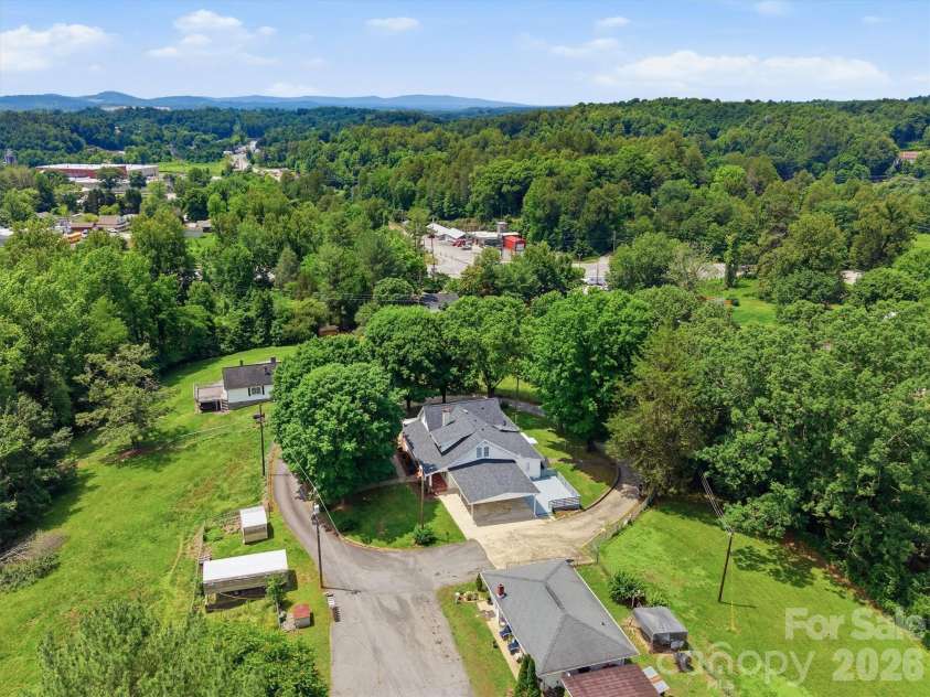 109 Kincaid Hill Drive, Lenoir, NC 28645.  MLS# CAR4387551, YatesRealty ID 35303. 
