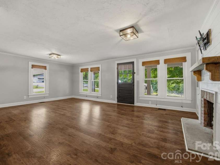 109 Kincaid Hill Drive, Lenoir, NC 28645.  MLS# CAR4387551, YatesRealty ID 35303. 