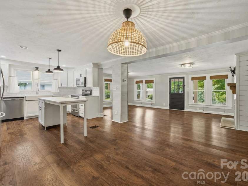 109 Kincaid Hill Drive, Lenoir, NC 28645.  MLS# CAR4387551, YatesRealty ID 35303. 