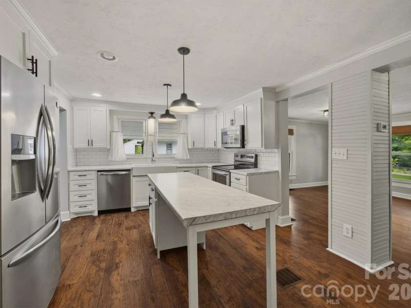 109 Kincaid Hill Drive, Lenoir, NC 28645.  MLS# CAR4387551, YatesRealty ID 35303. 