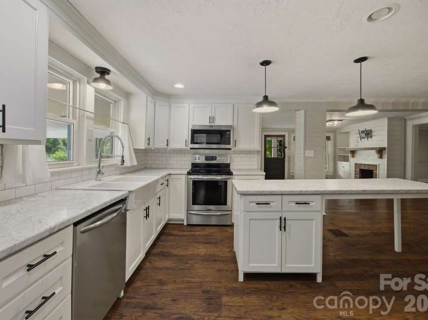 109 Kincaid Hill Drive, Lenoir, NC 28645.  MLS# CAR4387551, YatesRealty ID 35303. 