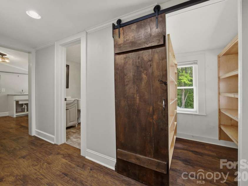 109 Kincaid Hill Drive, Lenoir, NC 28645.  MLS# CAR4387551, YatesRealty ID 35303. 