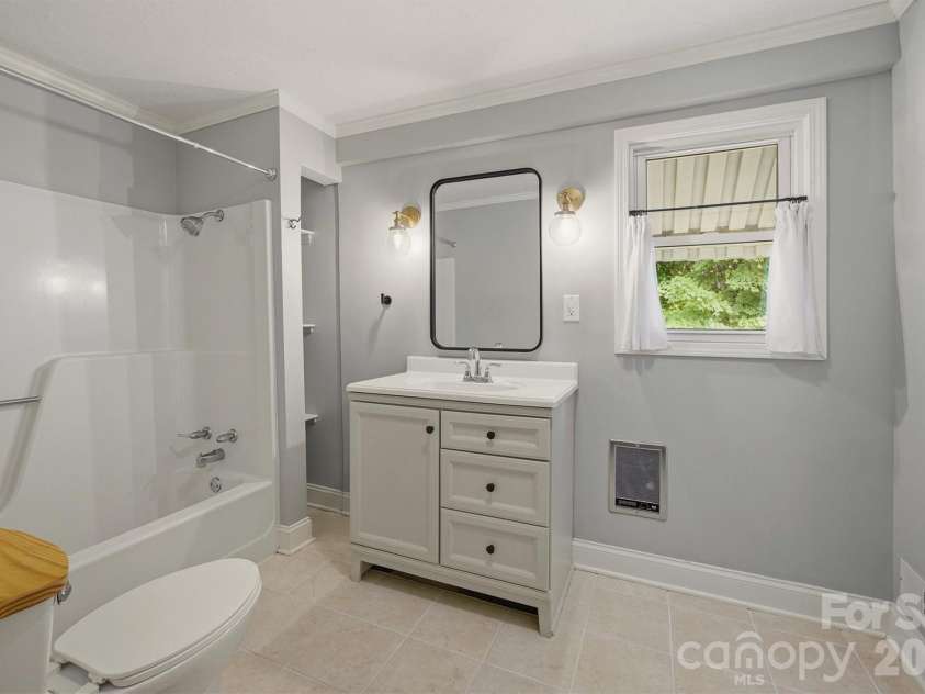 109 Kincaid Hill Drive, Lenoir, NC 28645.  MLS# CAR4387551, YatesRealty ID 35303. 