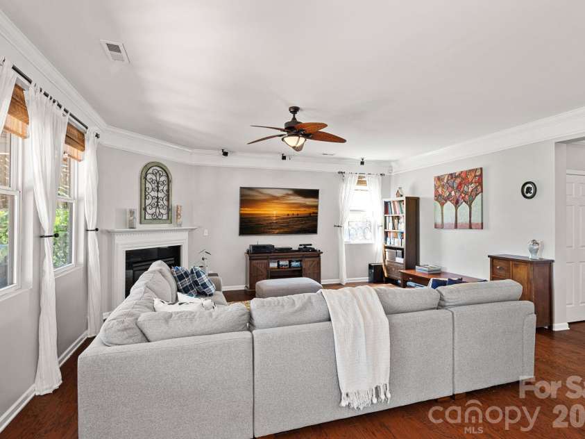 8220 Ruby Valley Road, Charlotte, NC 28277.  MLS# CAR4373964, YatesRealty ID 35304. Family Room (alt view)