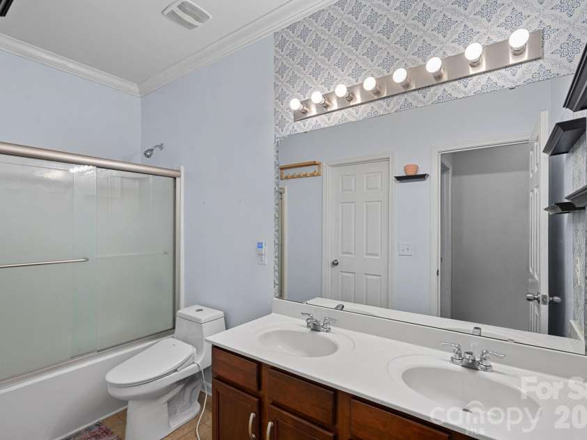 8220 Ruby Valley Road, Charlotte, NC 28277.  MLS# CAR4373964, YatesRealty ID 35304. First Floor Full Bath