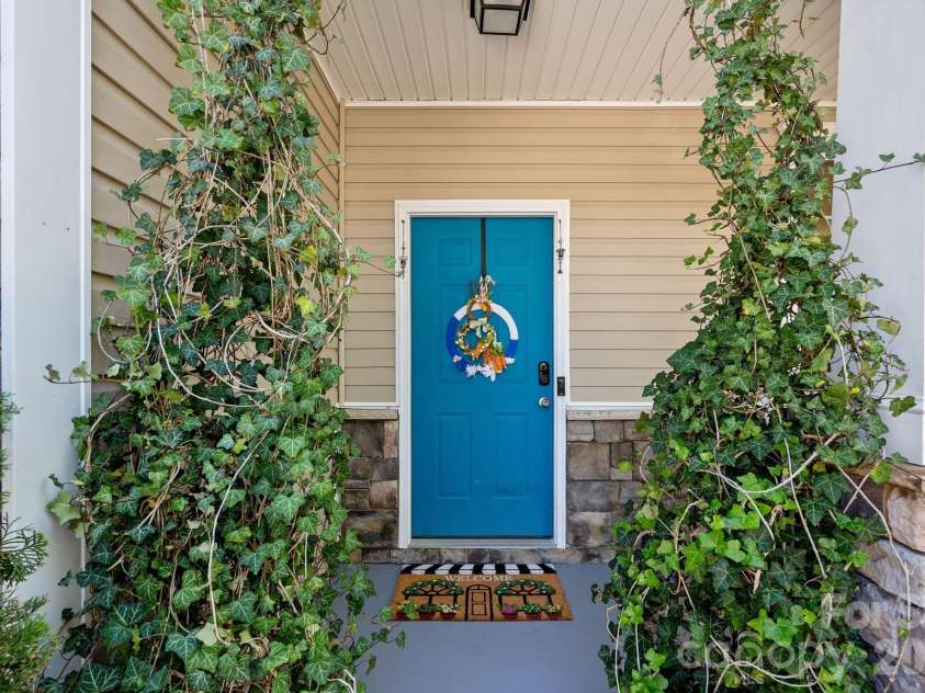 8220 Ruby Valley Road, Charlotte, NC 28277.  MLS# CAR4373964, YatesRealty ID 35304. Front Entry Door