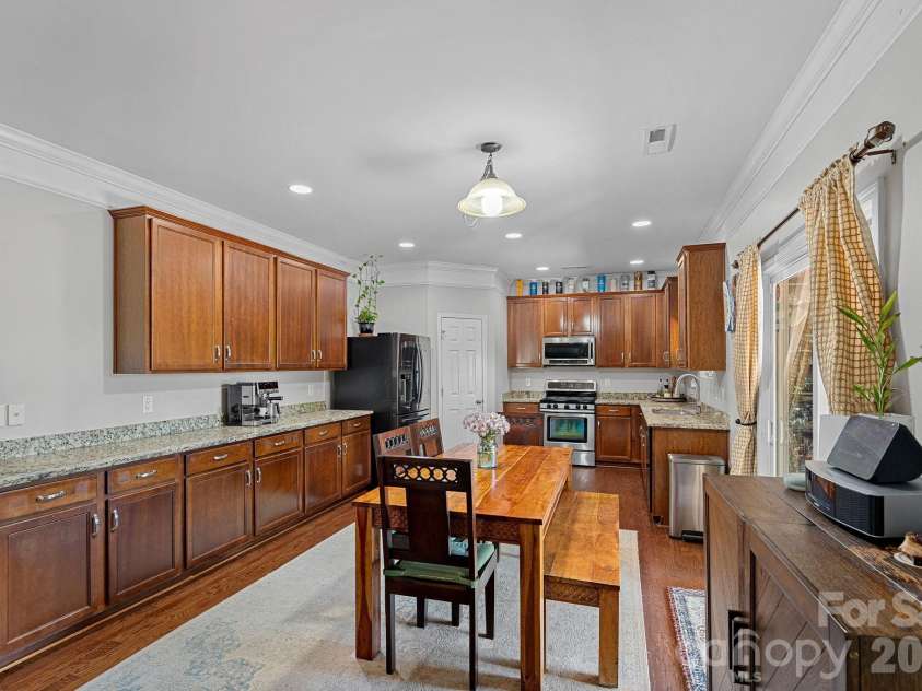 8220 Ruby Valley Road, Charlotte, NC 28277.  MLS# CAR4373964, YatesRealty ID 35304. Kitchen/Dining Area (alt view)