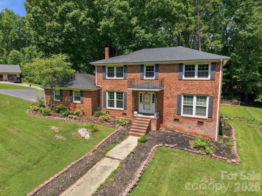 994 Tamworth Road, Asheboro, NC 27203.  MLS# CAR4399776, YatesRealty ID 35305. Front View