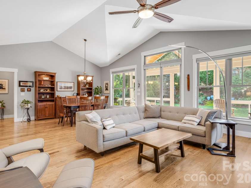 60 Barnrock Drive, Mills River, NC 28759.  MLS# CAR4399294, YatesRealty ID 35309. 