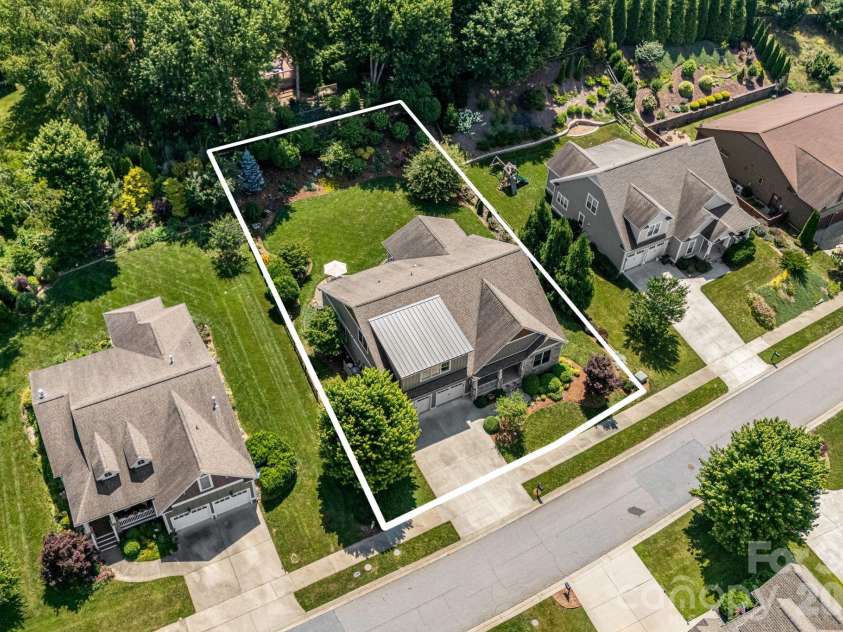 60 Barnrock Drive, Mills River, NC 28759.  MLS# CAR4399294, YatesRealty ID 35309. Approximate Overlay of Property Lines