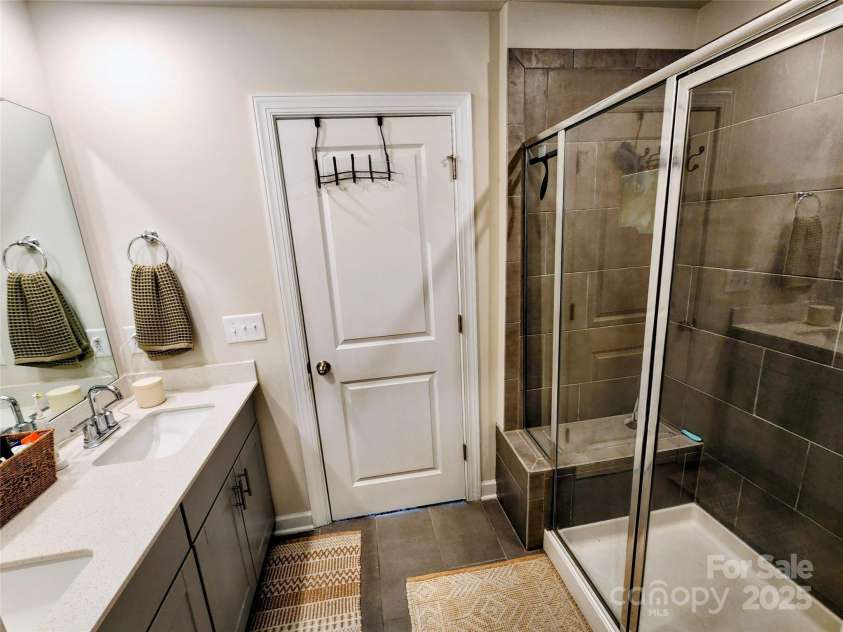 3873 County Down Avenue, Kannapolis, NC 28081.  MLS# CAR4319920, YatesRealty ID 3531. Owner bathroom