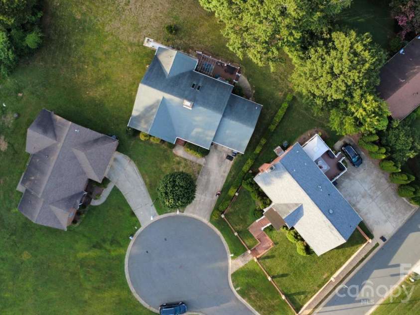 3104 Yvonne Lane, Charlotte, NC 28216.  MLS# CAR4285006, YatesRealty ID 35310. 