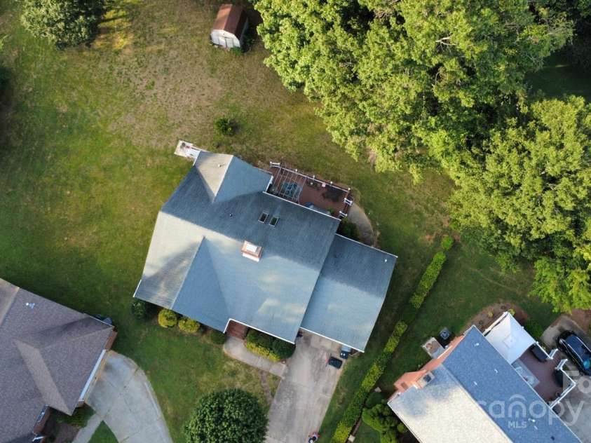 3104 Yvonne Lane, Charlotte, NC 28216.  MLS# CAR4285006, YatesRealty ID 35310. 