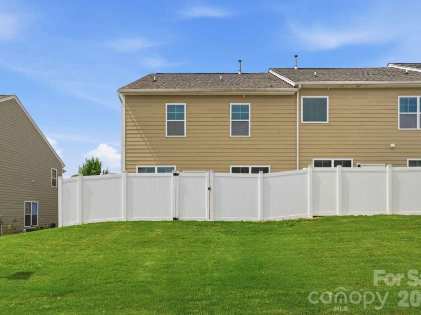 5069 Gribble Lane, Lancaster, SC 29720.  MLS# CAR4395688, YatesRealty ID 35310. 