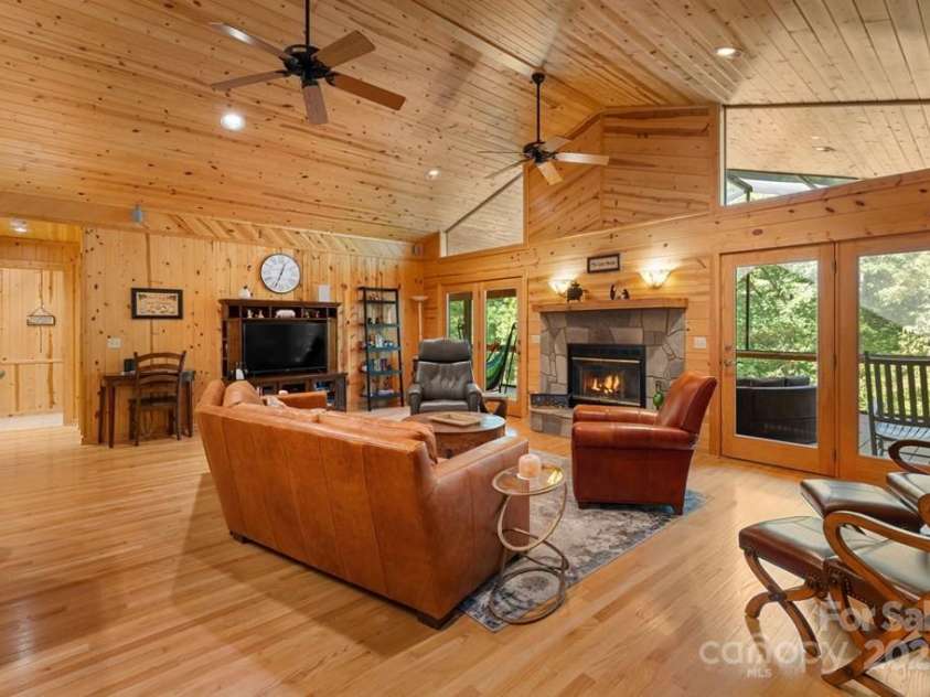 1150 Marr Creek Road, Bryson City, NC 28713.  MLS# CAR4297466, YatesRealty ID 35311. 