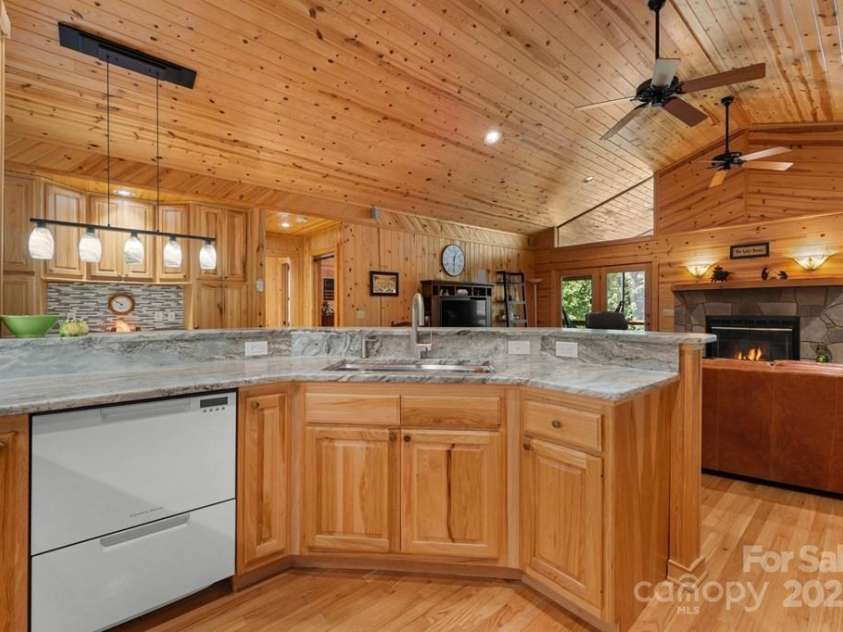 1150 Marr Creek Road, Bryson City, NC 28713.  MLS# CAR4297466, YatesRealty ID 35311. 