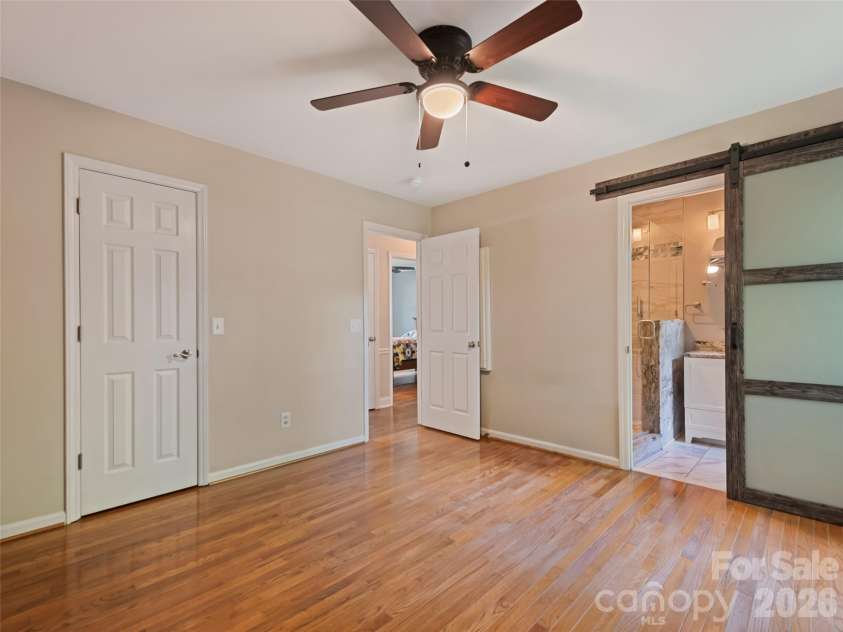 515 Westover Drive, High Point, NC 27265.  MLS# CAR4396607, YatesRealty ID 35311. 