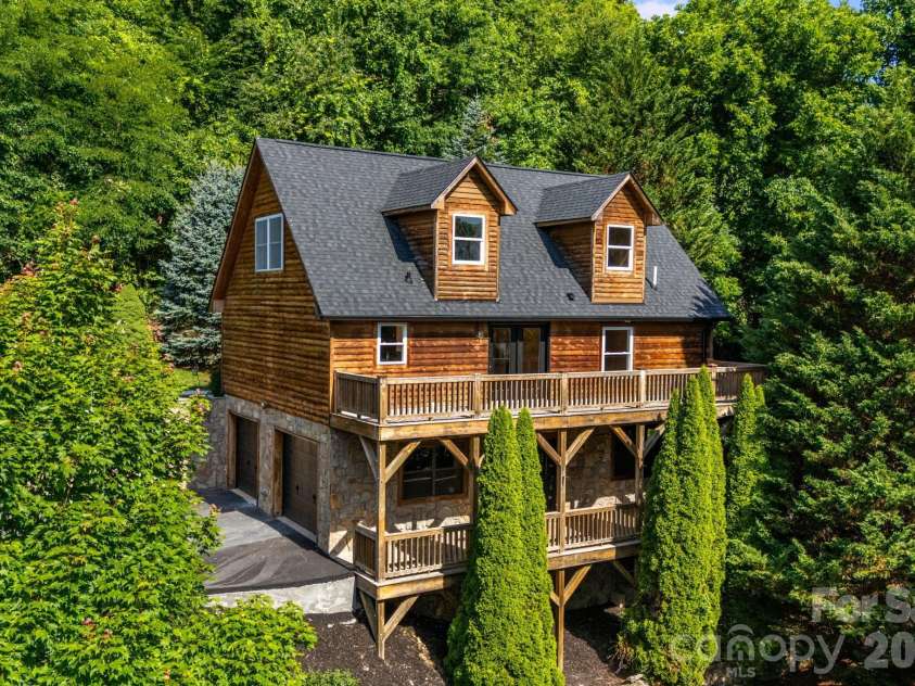 88 Mayflower Court, Waynesville, NC 28785.  MLS# CAR4400885, YatesRealty ID 35312. 