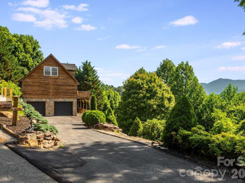 88 Mayflower Court, Waynesville, NC 28785.  MLS# CAR4400885, YatesRealty ID 35312. 