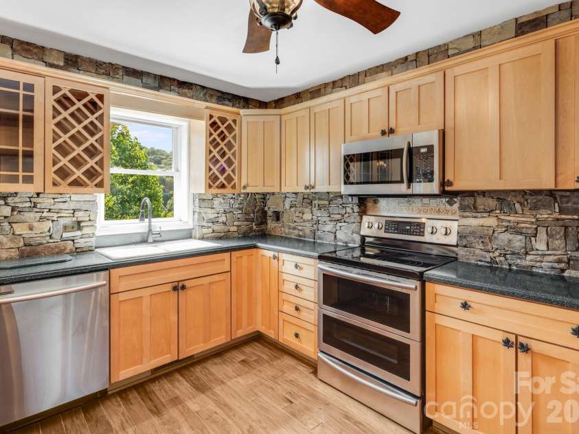 88 Mayflower Court, Waynesville, NC 28785.  MLS# CAR4400885, YatesRealty ID 35312. 