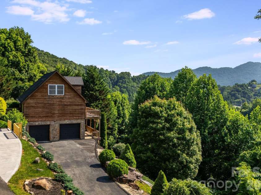 88 Mayflower Court, Waynesville, NC 28785.  MLS# CAR4400885, YatesRealty ID 35312. 