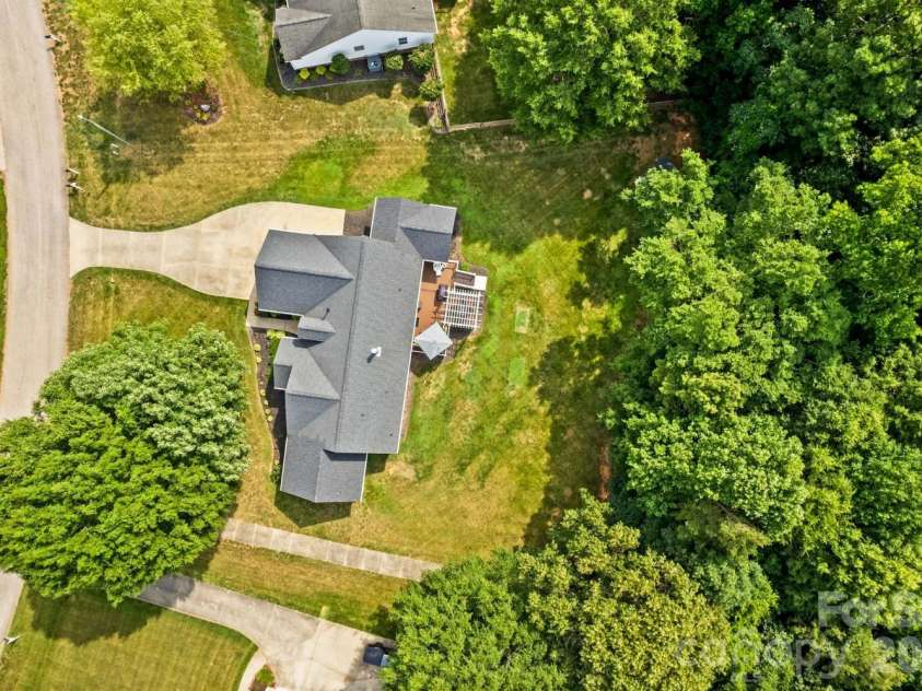 596 Maple Ridge Circle, Salisbury, NC 28147.  MLS# CAR4391009, YatesRealty ID 35313. 