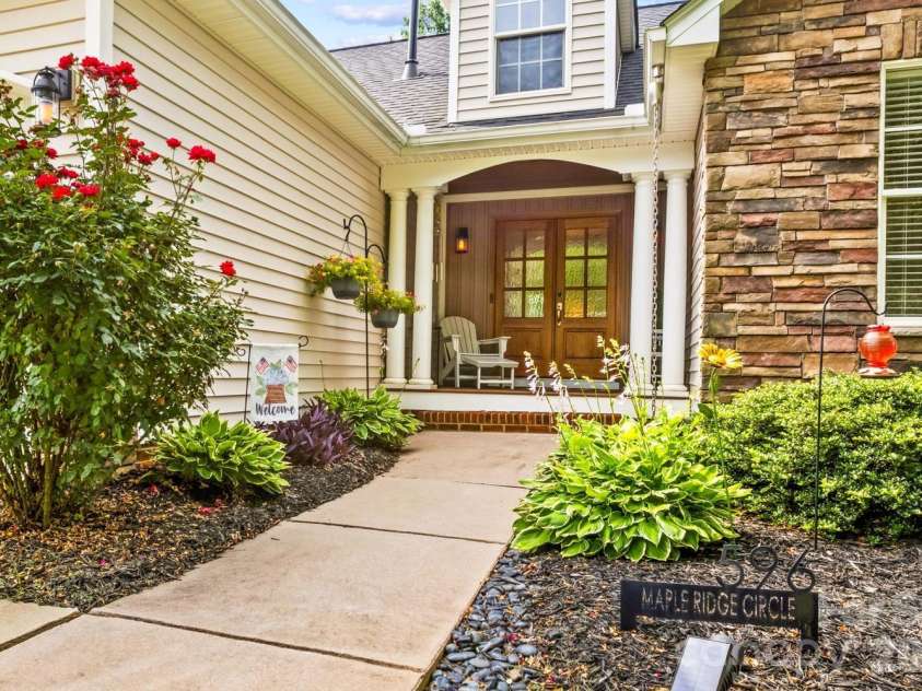 596 Maple Ridge Circle, Salisbury, NC 28147.  MLS# CAR4391009, YatesRealty ID 35313. 
