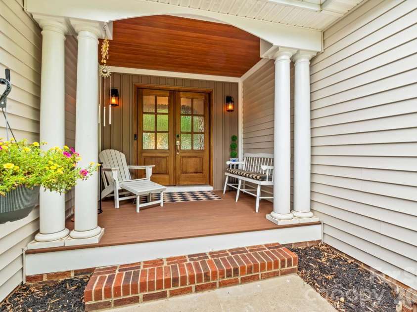 596 Maple Ridge Circle, Salisbury, NC 28147.  MLS# CAR4391009, YatesRealty ID 35313. 