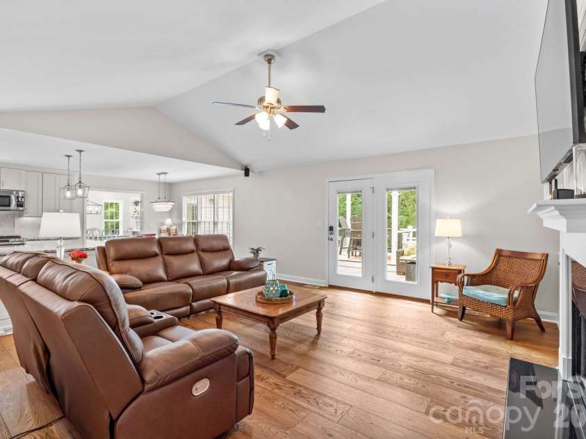 596 Maple Ridge Circle, Salisbury, NC 28147.  MLS# CAR4391009, YatesRealty ID 35313. 