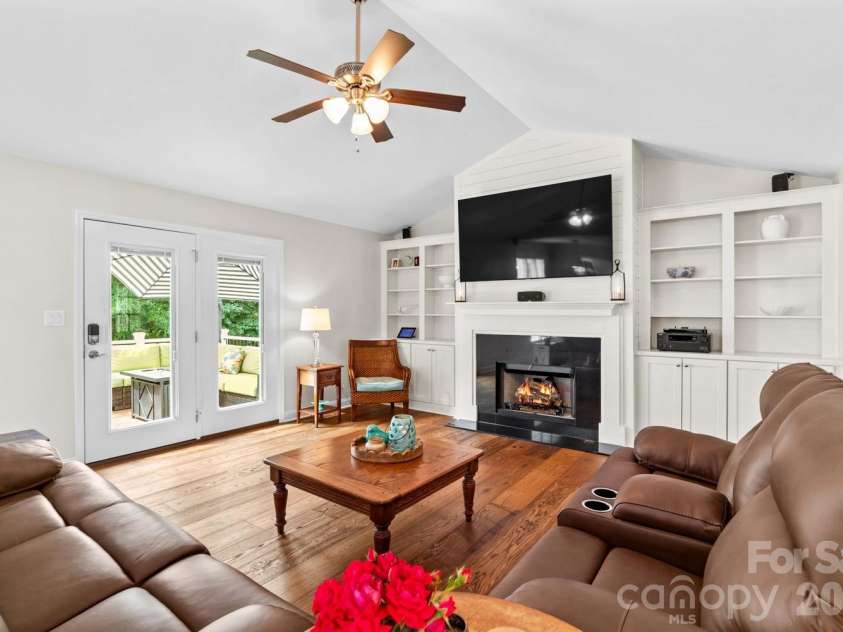 596 Maple Ridge Circle, Salisbury, NC 28147.  MLS# CAR4391009, YatesRealty ID 35313. 