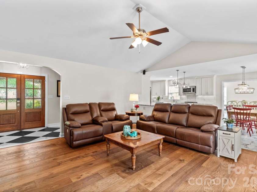 596 Maple Ridge Circle, Salisbury, NC 28147.  MLS# CAR4391009, YatesRealty ID 35313. 
