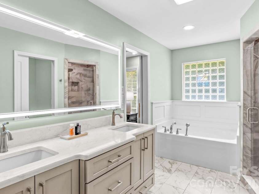 596 Maple Ridge Circle, Salisbury, NC 28147.  MLS# CAR4391009, YatesRealty ID 35313. 