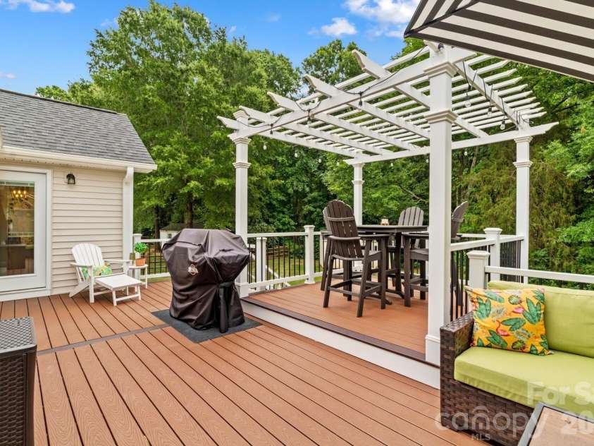 596 Maple Ridge Circle, Salisbury, NC 28147.  MLS# CAR4391009, YatesRealty ID 35313. 