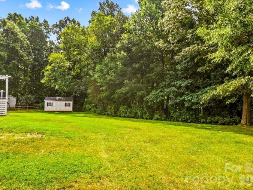 596 Maple Ridge Circle, Salisbury, NC 28147.  MLS# CAR4391009, YatesRealty ID 35313. 