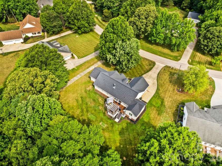 596 Maple Ridge Circle, Salisbury, NC 28147.  MLS# CAR4391009, YatesRealty ID 35313. 
