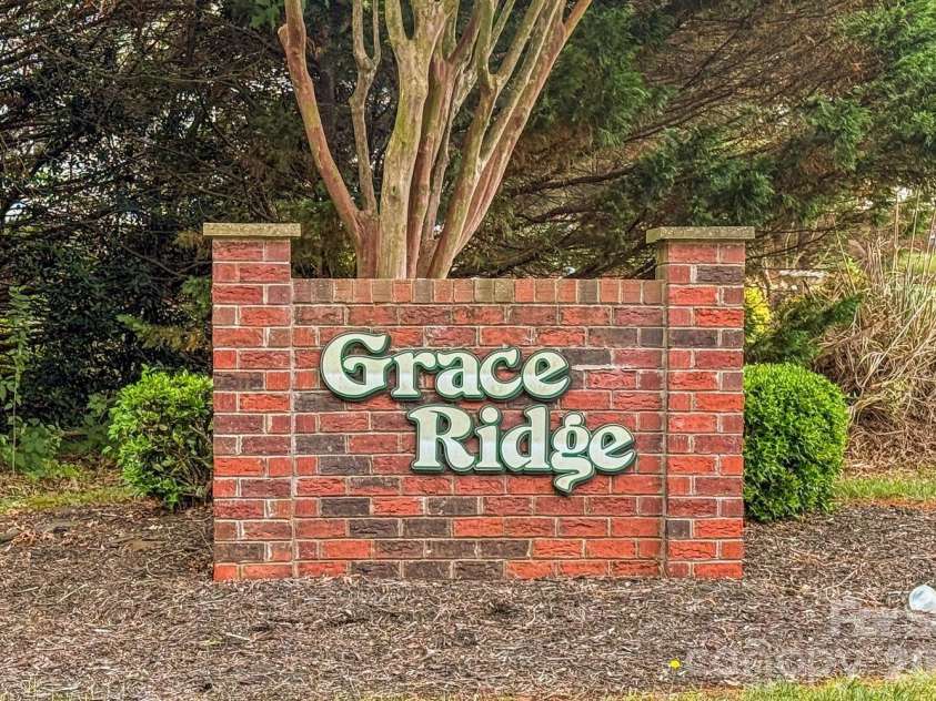 596 Maple Ridge Circle, Salisbury, NC 28147.  MLS# CAR4391009, YatesRealty ID 35313. 