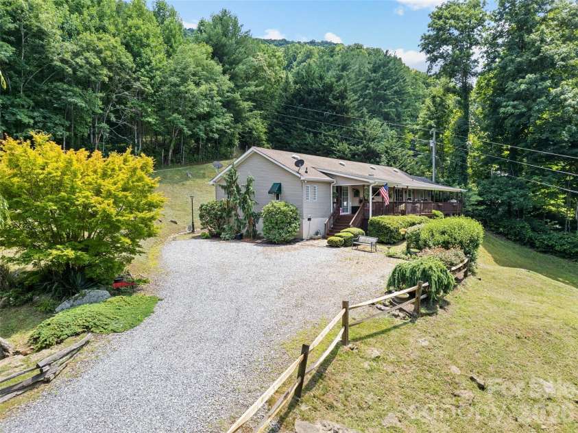 412 Gaddy Heights, Waynesville, NC 28786.  MLS# CAR4400806, YatesRealty ID 35314. 