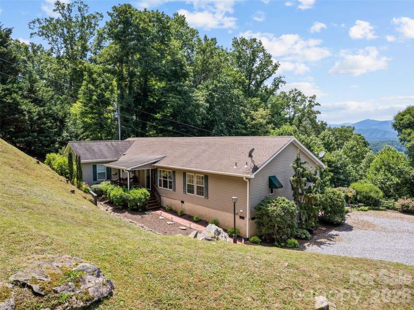 412 Gaddy Heights, Waynesville, NC 28786.  MLS# CAR4400806, YatesRealty ID 35314. 