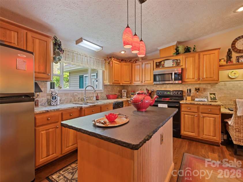 412 Gaddy Heights, Waynesville, NC 28786.  MLS# CAR4400806, YatesRealty ID 35314. 