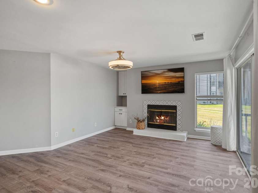 18861 Vineyard Point Lane, Cornelius, NC 28031.  MLS# CAR4384081, YatesRealty ID 35315. 