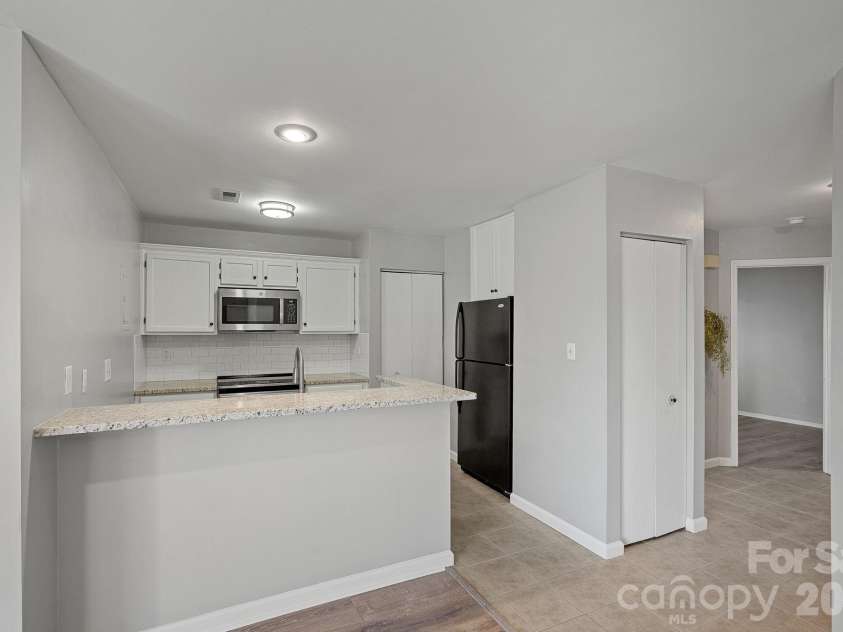 18861 Vineyard Point Lane, Cornelius, NC 28031.  MLS# CAR4384081, YatesRealty ID 35315. 