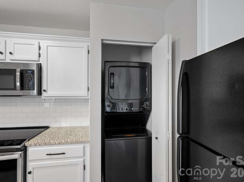 18861 Vineyard Point Lane, Cornelius, NC 28031.  MLS# CAR4384081, YatesRealty ID 35315. 
