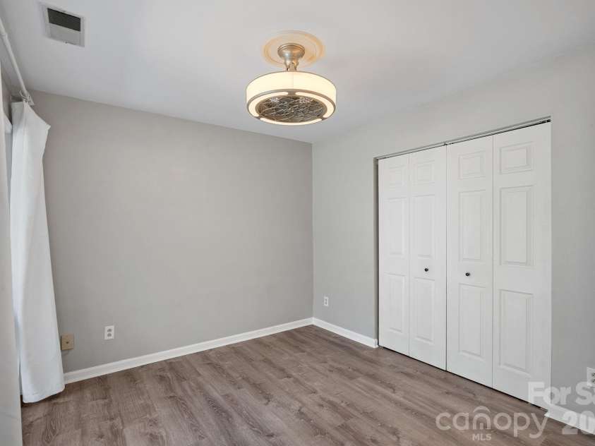 18861 Vineyard Point Lane, Cornelius, NC 28031.  MLS# CAR4384081, YatesRealty ID 35315. 