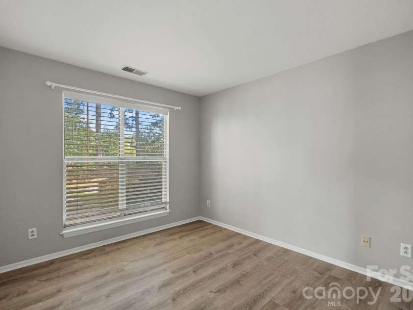 18861 Vineyard Point Lane, Cornelius, NC 28031.  MLS# CAR4384081, YatesRealty ID 35315. 